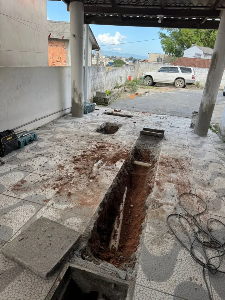 Reforma residencial em São José — serviços hidráulicos e acabamento