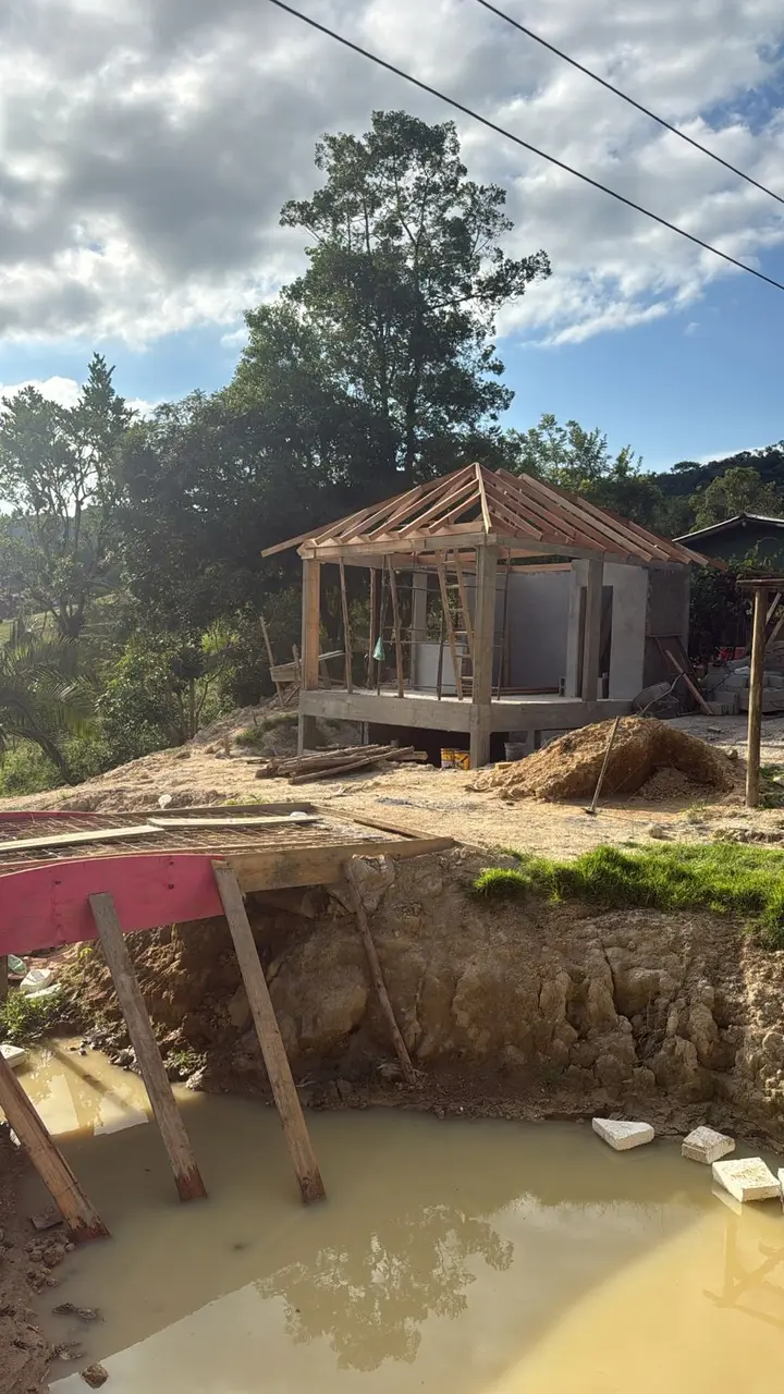 Serviço de pedreiro em Palhoça SC para piso e contrapiso com nivelamento técnico