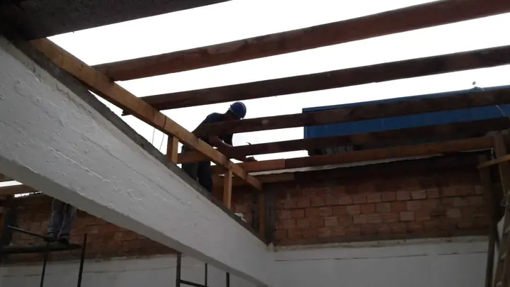 Manutenção de telhado e estrutura de cobertura em Palhoça