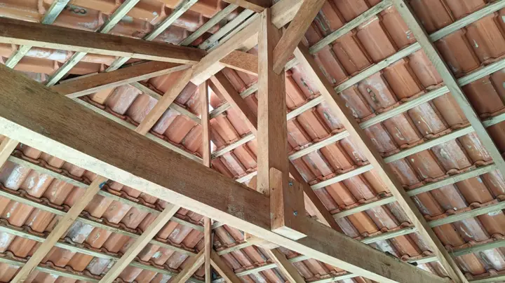 Serviço de telhado com equipe própria em Palhoça