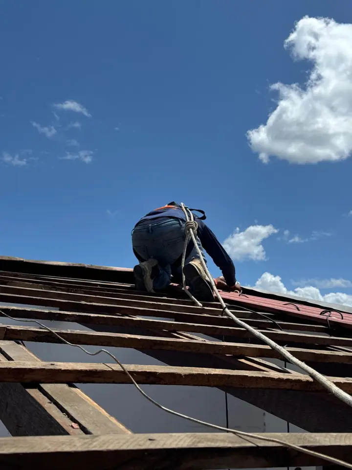 Serviço de telhado com equipe própria em São José