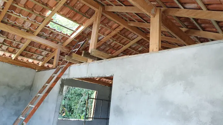 Manutenção de telhado e estrutura de cobertura em São José